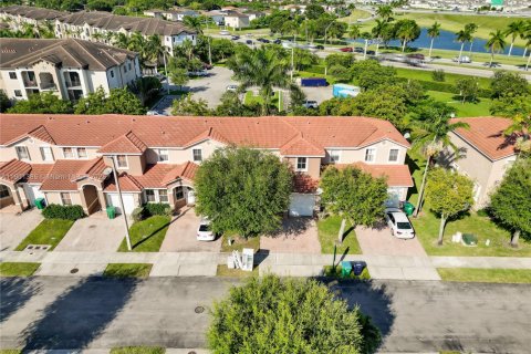 Adosado en alquiler en Homestead, Florida, 4 dormitorios, 170.66 m2 № 2015089 - foto 3