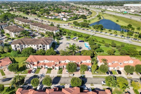 Adosado en alquiler en Homestead, Florida, 4 dormitorios, 170.66 m2 № 2015089 - foto 4