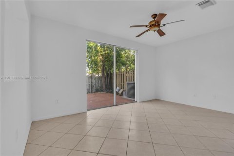 Adosado en alquiler en Homestead, Florida, 4 dormitorios, 170.66 m2 № 2015089 - foto 16