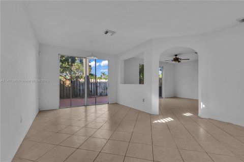 Adosado en alquiler en Homestead, Florida, 4 dormitorios, 170.66 m2 № 2015089 - foto 12