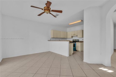 Adosado en alquiler en Homestead, Florida, 4 dormitorios, 170.66 m2 № 2015089 - foto 17