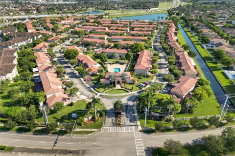 Adosado en alquiler en Homestead, Florida, 4 dormitorios, 170.66 m2 № 2015089 - foto 7