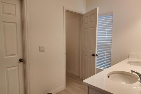 Villa ou maison à louer à Haines City, Floride: 4 chambres, 179.77 m2 № 2337481 - photo 17