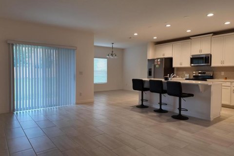 Villa ou maison à louer à Haines City, Floride: 4 chambres, 179.77 m2 № 2337481 - photo 12