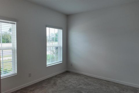 Villa ou maison à louer à Haines City, Floride: 4 chambres, 179.77 m2 № 2337481 - photo 4