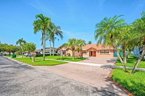 Villa ou maison à vendre à Davie, Floride: 3 chambres, 190.91 m2 № 2087477 - photo 29