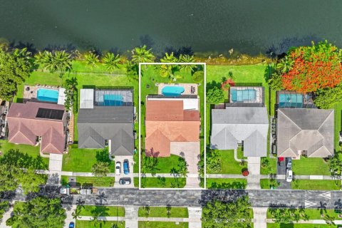 Villa ou maison à vendre à Davie, Floride: 3 chambres, 190.91 m2 № 2087477 - photo 28