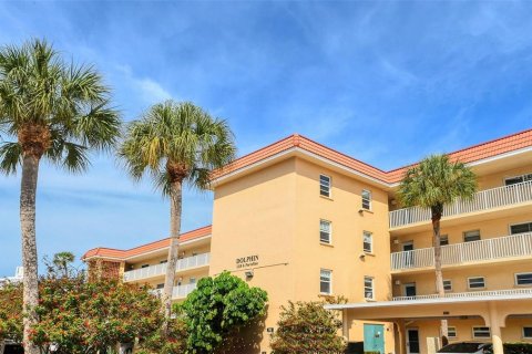 Condominio en alquiler en Sarasota, Florida, 2 dormitorios, 92.07 m2 № 1402094 - foto 1