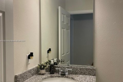 Townhouse in Miami, Florida 3 bedrooms, 123.37 sq.m. № 1865392 - photo 5