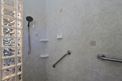 Купить виллу или дом в Брейдентон, Флорида 10 комнат, 311.13м2, № 1430237 - фото 19