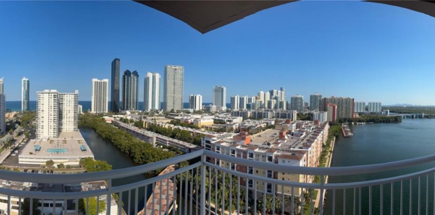 Condo in Sunny Isles Beach, Florida, 3 bedrooms № 2076345