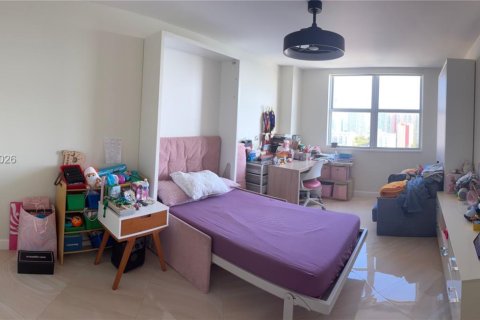 Condo in Sunny Isles Beach, Florida, 3 bedrooms № 2076345 - photo 11