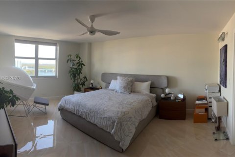 Condo in Sunny Isles Beach, Florida, 3 bedrooms № 2076345 - photo 8