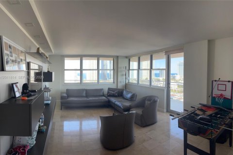 Condo in Sunny Isles Beach, Florida, 3 bedrooms № 2076345 - photo 4