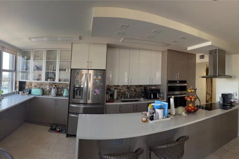Condo in Sunny Isles Beach, Florida, 3 bedrooms № 2076345 - photo 6