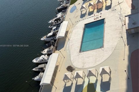 Condo in Sunny Isles Beach, Florida, 3 bedrooms № 2076345 - photo 17