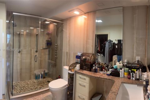 Condo in Sunny Isles Beach, Florida, 3 bedrooms № 2076345 - photo 9