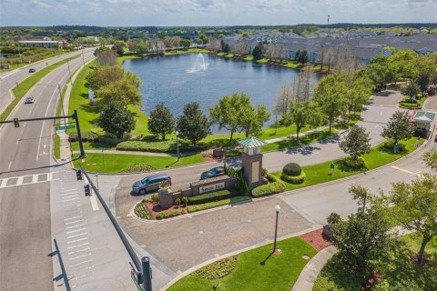 Townhouse in Orlando, Florida 3 bedrooms, 187.48 sq.m. № 2400338 - photo 2