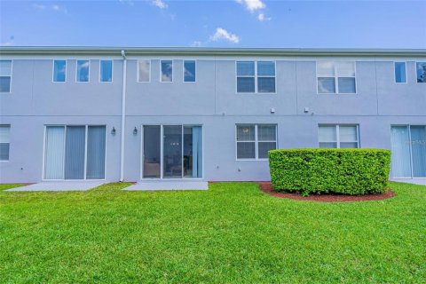 Townhouse in Orlando, Florida 3 bedrooms, 187.48 sq.m. № 2400338 - photo 17