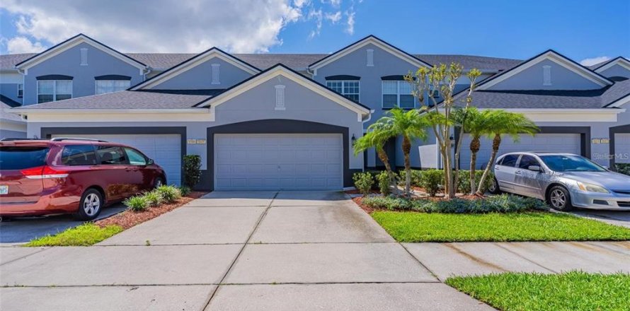 Townhouse in Orlando, Florida 3 bedrooms, 187.48 sq.m. № 2400338