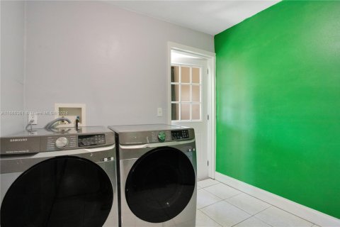 House in Winter Haven, Florida 3 bedrooms, 187.94 sq.m. № 1763339 - photo 20