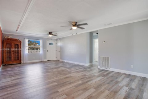 House in Winter Haven, Florida 3 bedrooms, 187.94 sq.m. № 1763339 - photo 2