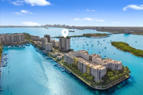 Купить кондоминиум в Норт-Бей-Виллидж, Флорида 3 спальни, 177.07м2, № 1955750 - фото 19