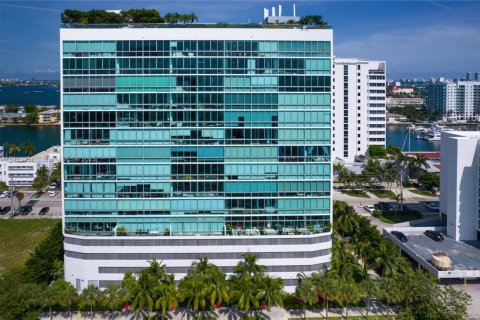 Купить кондоминиум в Норт-Бей-Виллидж, Флорида 3 спальни, 177.07м2, № 1955750 - фото 21