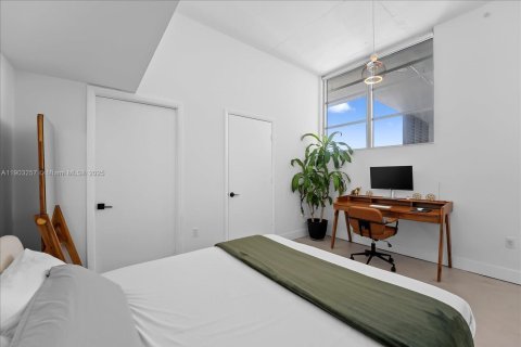 Купить кондоминиум в Норт-Бей-Виллидж, Флорида 3 спальни, 177.07м2, № 1955750 - фото 12