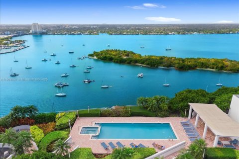 Купить кондоминиум в Норт-Бей-Виллидж, Флорида 3 спальни, 177.07м2, № 1955750 - фото 18