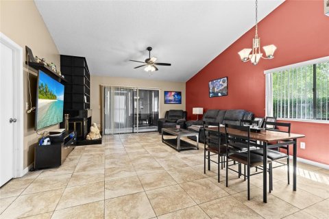 Adosado en venta en Longwood, Florida, 2 dormitorios, 121.05 m2 № 2115947 - foto 9