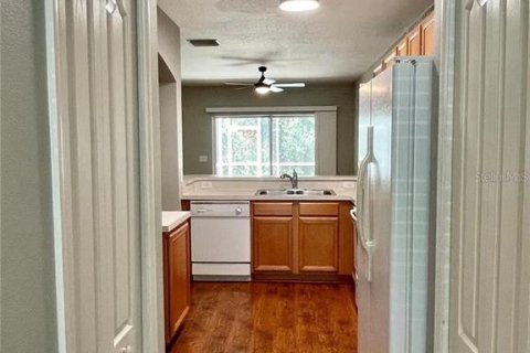 Townhouse in Fish Hawk, Florida 2 bedrooms, 128.48 sq.m. № 1725637 - photo 5