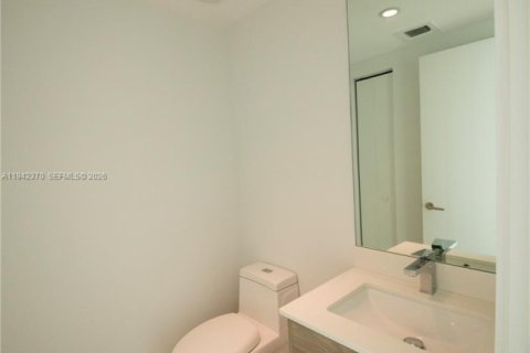 Снять в аренду кондоминиум в Майами, Флорида 3 спальни, 107.21м2, № 1999827 - фото 23