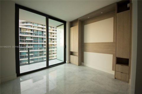 Снять в аренду кондоминиум в Майами, Флорида 3 спальни, 107.21м2, № 1999827 - фото 18