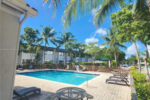 Townhouse in Miami, Florida 3 bedrooms, 168.34 sq.m. № 1878619 - photo 26