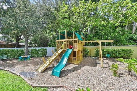 Condominio en alquiler en Tampa, Florida, 3 dormitorios, 130.16 m2 № 1912687 - foto 16