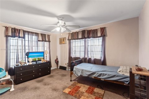 Casa en venta en Miami, Florida, 4 dormitorios, 203.73 m2 № 1942143 - foto 26