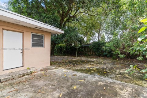 Casa en venta en Miami, Florida, 4 dormitorios, 203.73 m2 № 1942143 - foto 8