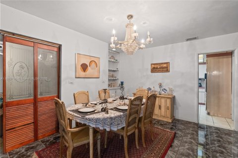 Casa en venta en Miami, Florida, 4 dormitorios, 203.73 m2 № 1942143 - foto 16
