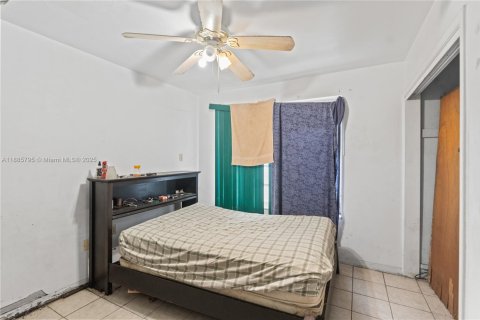 Casa en venta en Miami, Florida, 4 dormitorios, 203.73 m2 № 1942143 - foto 29