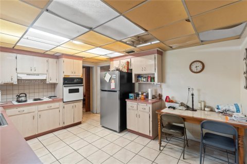 Casa en venta en Miami, Florida, 4 dormitorios, 203.73 m2 № 1942143 - foto 21