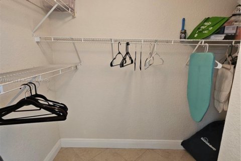 Снять в аренду кондоминиум в Холливуд, Флорида 44.78м2, № 1950961 - фото 11