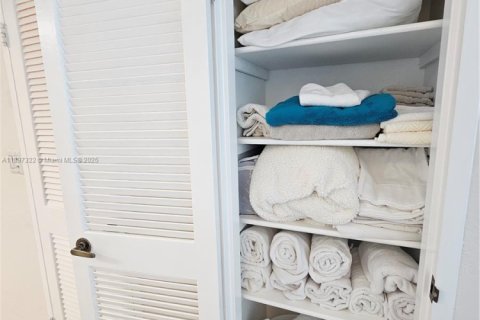 Снять в аренду кондоминиум в Холливуд, Флорида 44.78м2, № 1950961 - фото 12