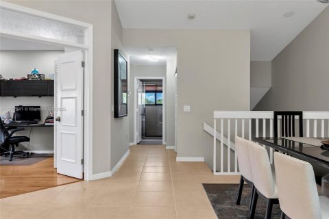 Снять в аренду кондоминиум в Паркленд, Флорида 3 спальни, 163.51м2, № 1972207 - фото 11