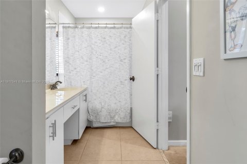 Снять в аренду кондоминиум в Паркленд, Флорида 3 спальни, 163.51м2, № 1972207 - фото 27