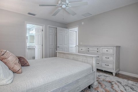 House in The Villages, Florida 3 bedrooms, 130.43 sq.m. № 1902672 - photo 17