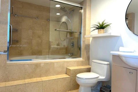 Купить кондоминиум в Халландейл-Бич, Флорида 1 спальня, 80.92м2, № 2021404 - фото 19