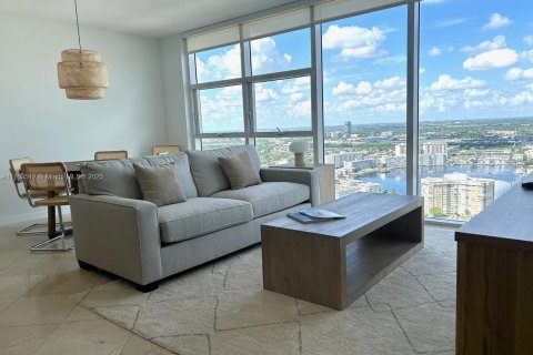 Купить кондоминиум в Халландейл-Бич, Флорида 1 спальня, 80.92м2, № 2021404 - фото 5