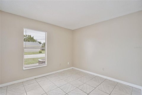 House in Kissimmee, Florida 3 bedrooms, 112.41 sq.m. № 1919456 - photo 15
