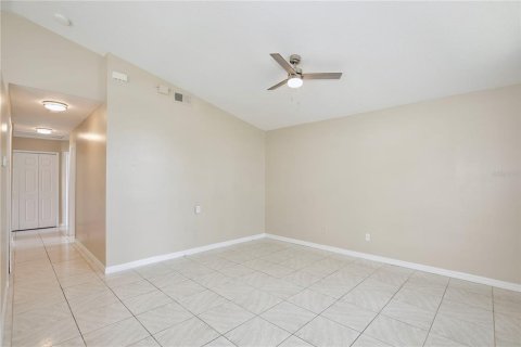 House in Kissimmee, Florida 3 bedrooms, 112.41 sq.m. № 1919456 - photo 2